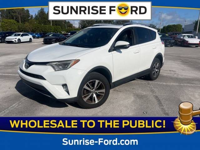 2016 Toyota RAV4 XLE FWD photo