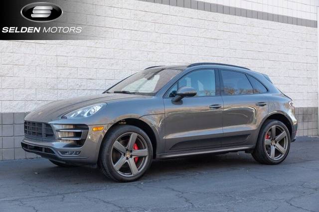 2016 Porsche Macan Turbo AWD photo