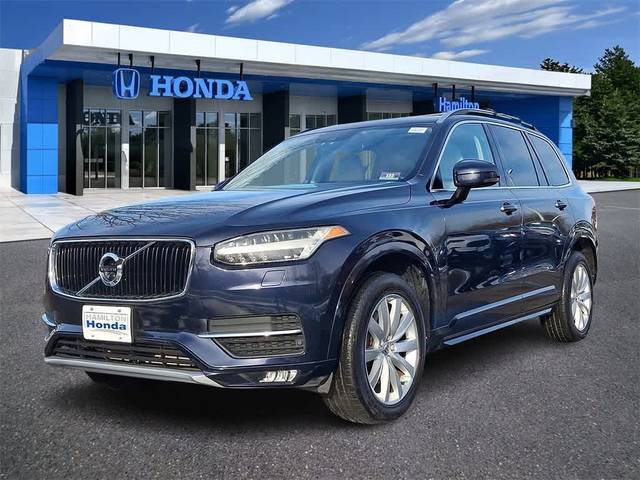 2016 Volvo XC90 T6 Momentum AWD photo