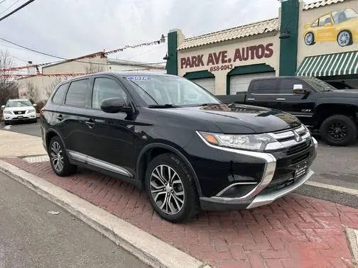 2016 Mitsubishi Outlander ES FWD photo