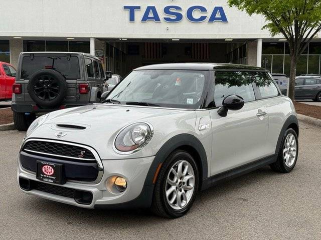 2016 MINI Hardtop 2 Door S FWD photo