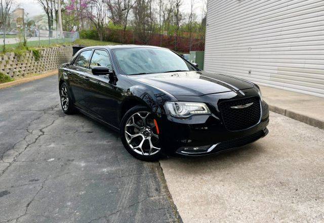 2016 Chrysler 300 300S RWD photo