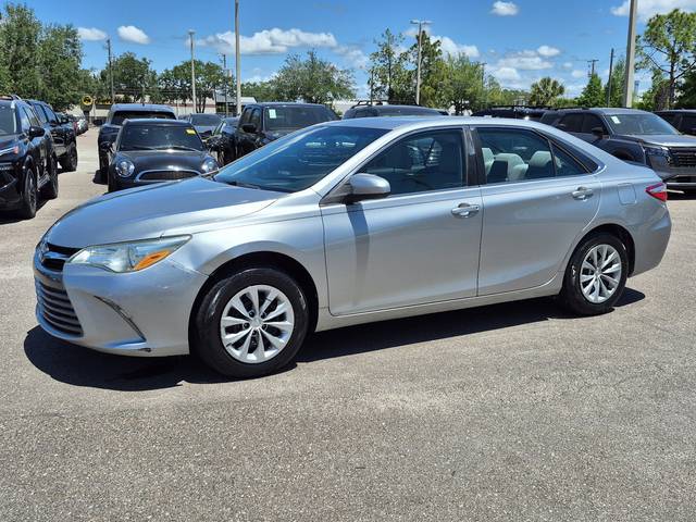 2016 Toyota Camry LE FWD photo