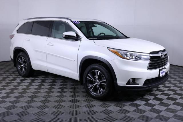 2016 Toyota Highlander XLE AWD photo