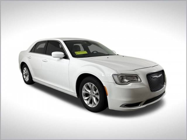 2016 Chrysler 300 Limited RWD photo