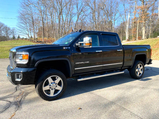 2016 GMC Sierra 2500HD Denali 4WD photo