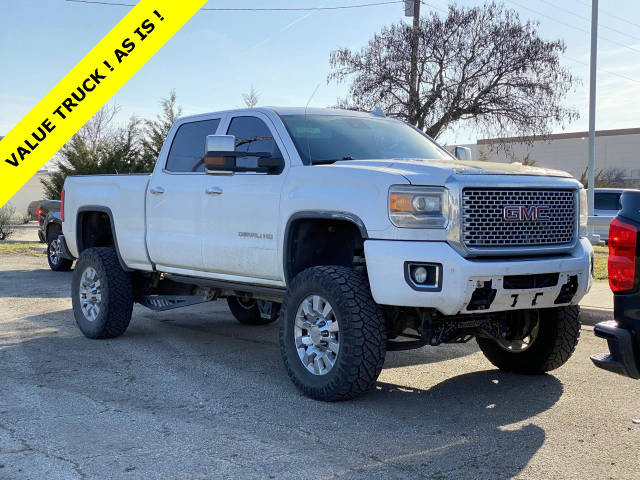 2015 GMC Sierra 2500HD Denali 4WD photo