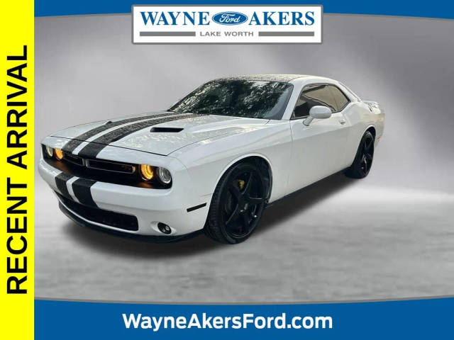 2016 Dodge Challenger R/T Plus RWD photo