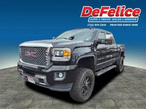 2016 GMC Sierra 2500HD Denali 4WD photo