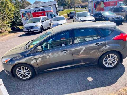 2016 Ford Focus SE FWD photo