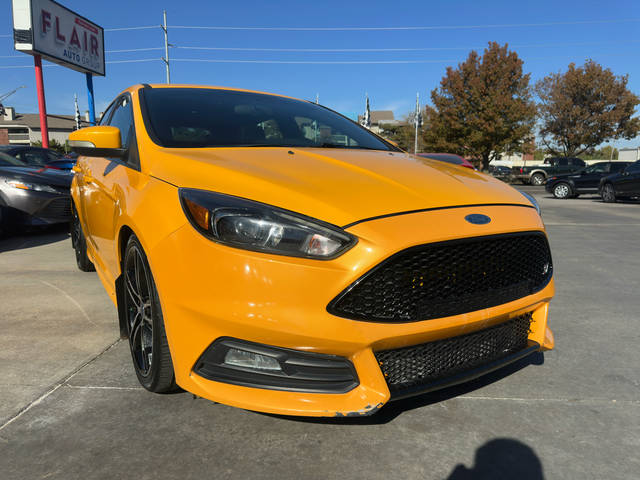 2016 Ford Focus ST FWD photo