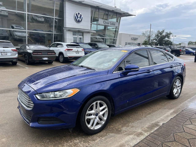 2016 Ford Fusion SE FWD photo