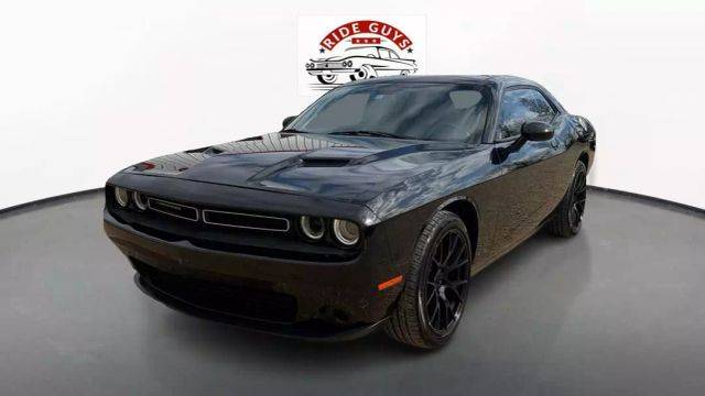 2016 Dodge Challenger SXT RWD photo