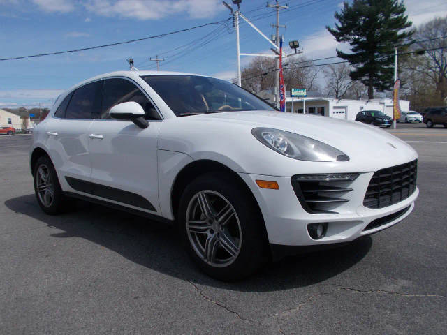 2016 Porsche Macan S AWD photo