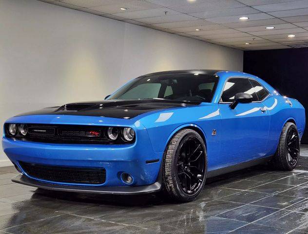 2016 Dodge Challenger R/T Scat Pack RWD photo