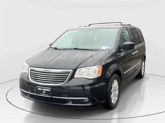2016 Chrysler Town and Country Touring FWD photo