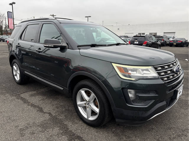 2016 Ford Explorer XLT 4WD photo