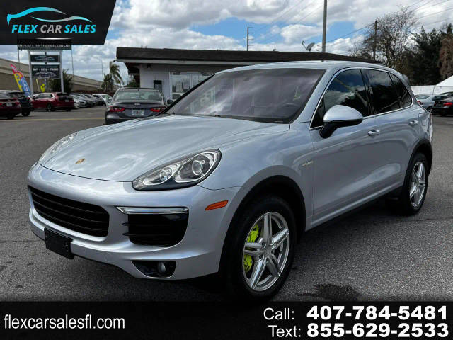 2016 Porsche Cayenne S E-Hybrid AWD photo