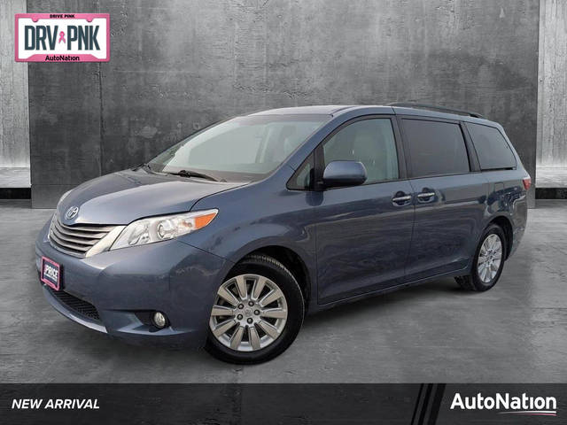 2015 Toyota Sienna XLE AWD photo