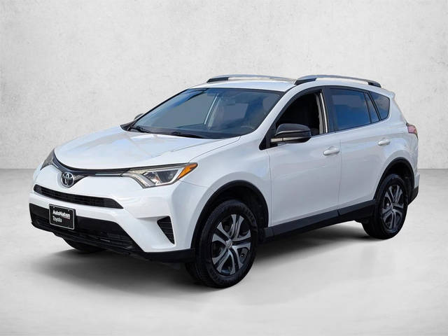 2016 Toyota RAV4 LE FWD photo
