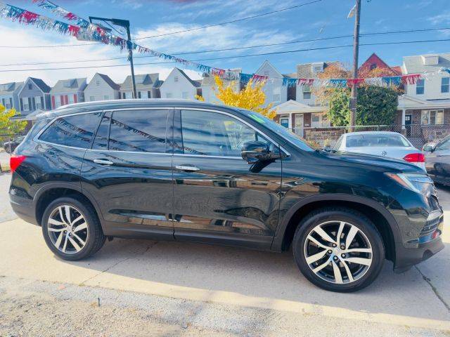 2016 Honda Pilot Touring AWD photo