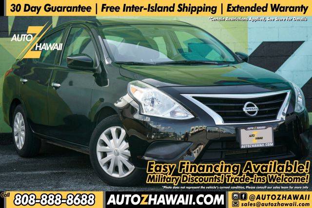 2015 Nissan Versa SV FWD photo