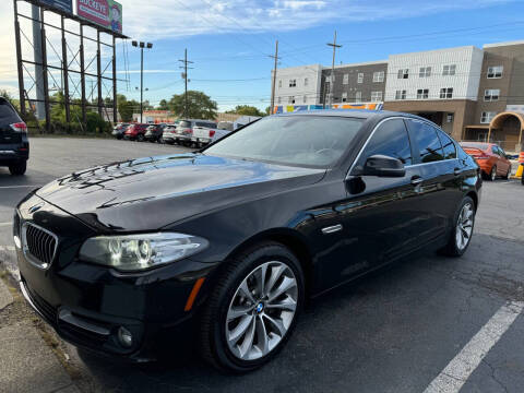 2016 BMW 5 Series 528i RWD photo