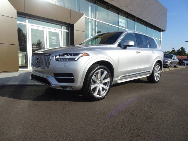 2016 Volvo XC90 T6 Inscription AWD photo