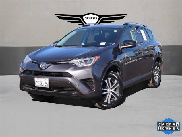 2016 Toyota RAV4 LE FWD photo