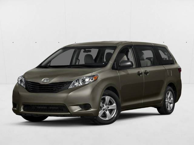 2015 Toyota Sienna LE FWD photo