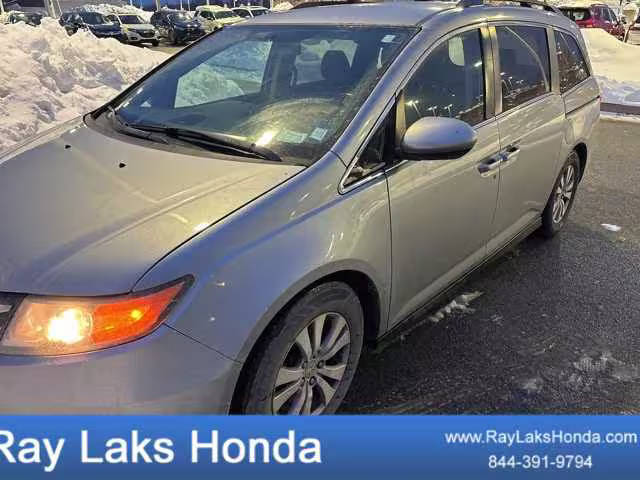 2016 Honda Odyssey SE FWD photo