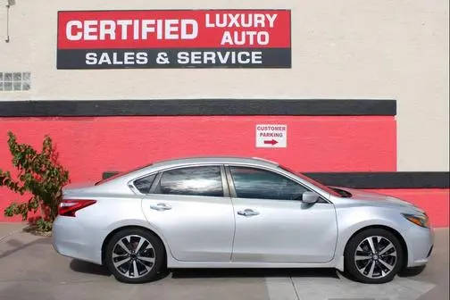 2016 Nissan Altima 2.5 SR FWD photo