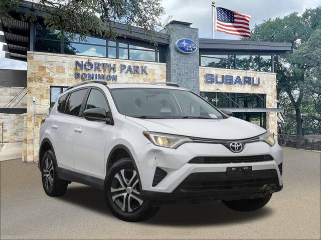 2016 Toyota RAV4 LE FWD photo