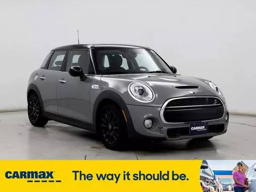 2016 MINI Hardtop 4 Door S FWD photo