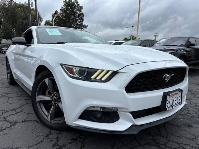 2015 Ford Mustang V6 RWD photo