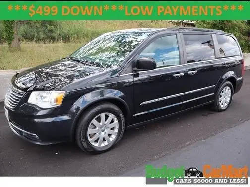 2016 Chrysler Town and Country Touring FWD photo