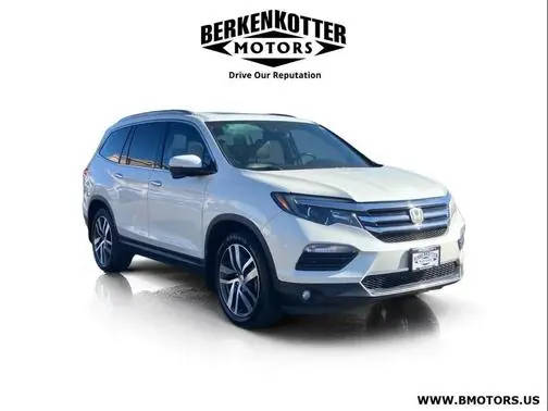 2016 Honda Pilot Touring FWD photo