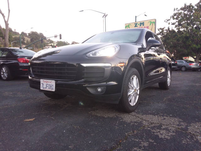 2016 Porsche Cayenne  AWD photo