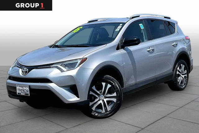 2016 Toyota RAV4 LE FWD photo