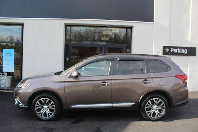 2016 Mitsubishi Outlander ES 4WD photo