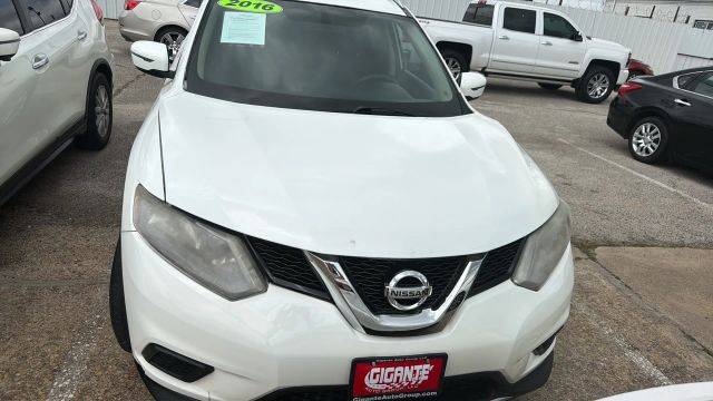 2016 Nissan Rogue SV FWD photo