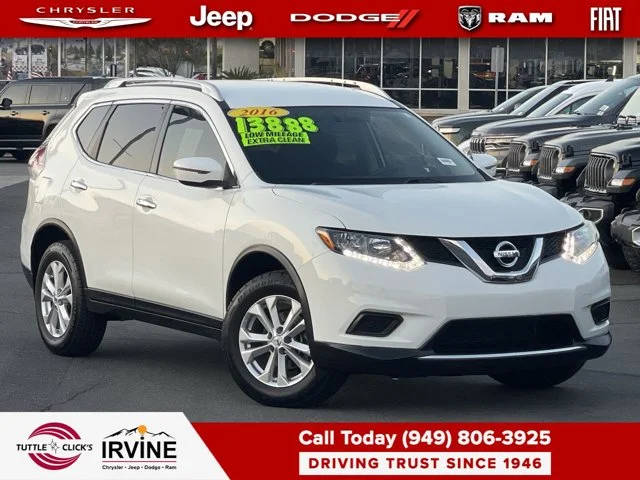 2016 Nissan Rogue SV FWD photo