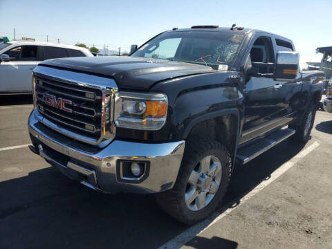 2015 GMC Sierra 2500HD SLT 4WD photo