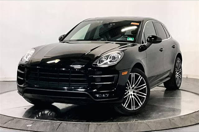 2015 Porsche Macan Turbo AWD photo
