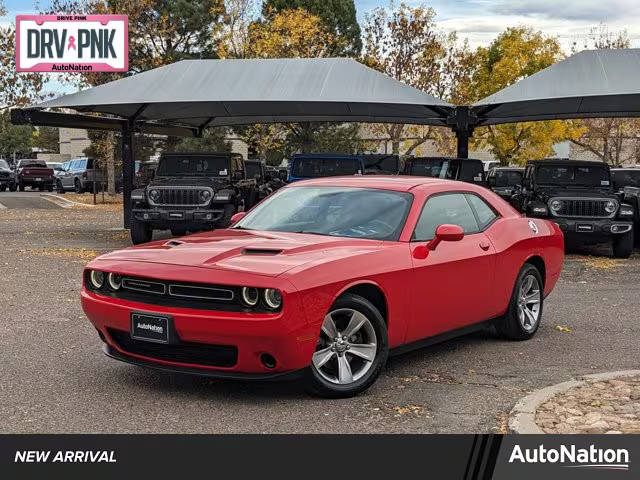 2015 Dodge Challenger SXT RWD photo