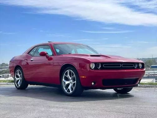 2016 Dodge Challenger SXT Plus RWD photo