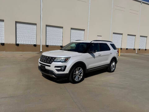 2016 Ford Explorer XLT 4WD photo