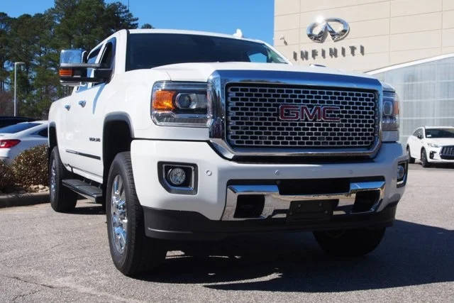 2016 GMC Sierra 2500HD Denali 4WD photo