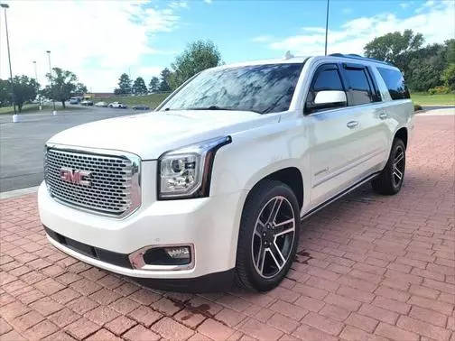 2016 GMC Yukon XL Denali 4WD photo