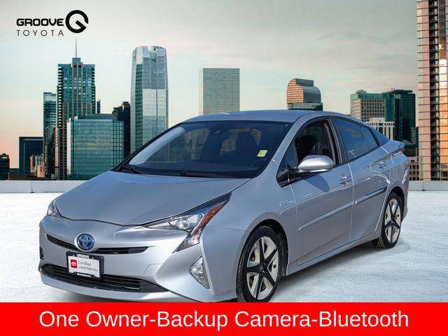 2016 Toyota Prius Three Touring FWD photo